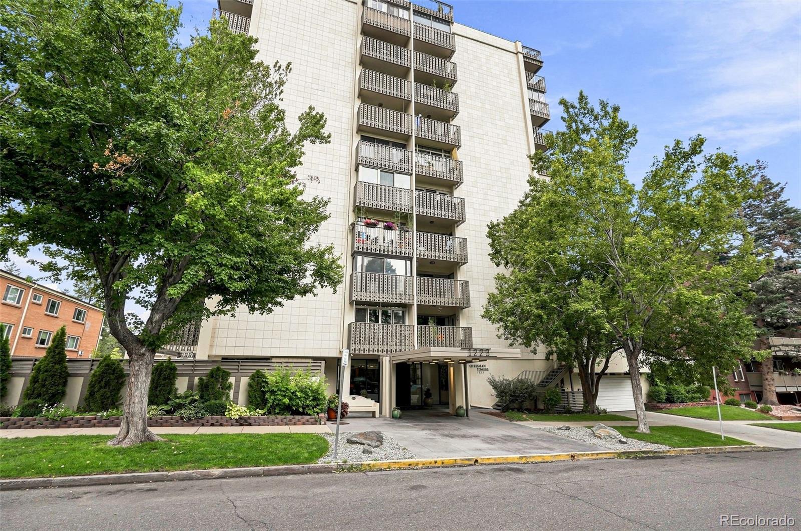 1223 Race Street 303 — photo