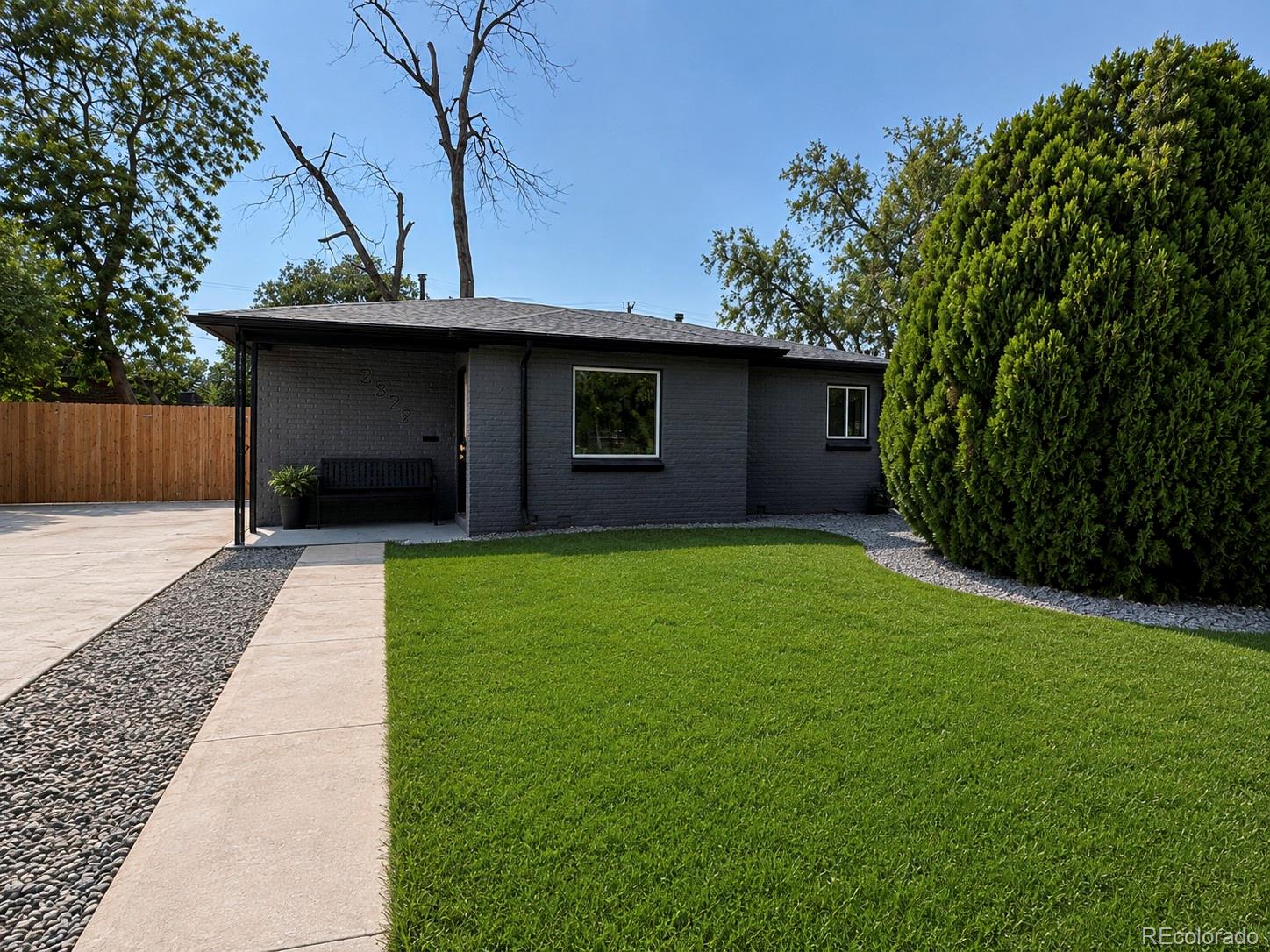 2921 Jasmine Street — photo