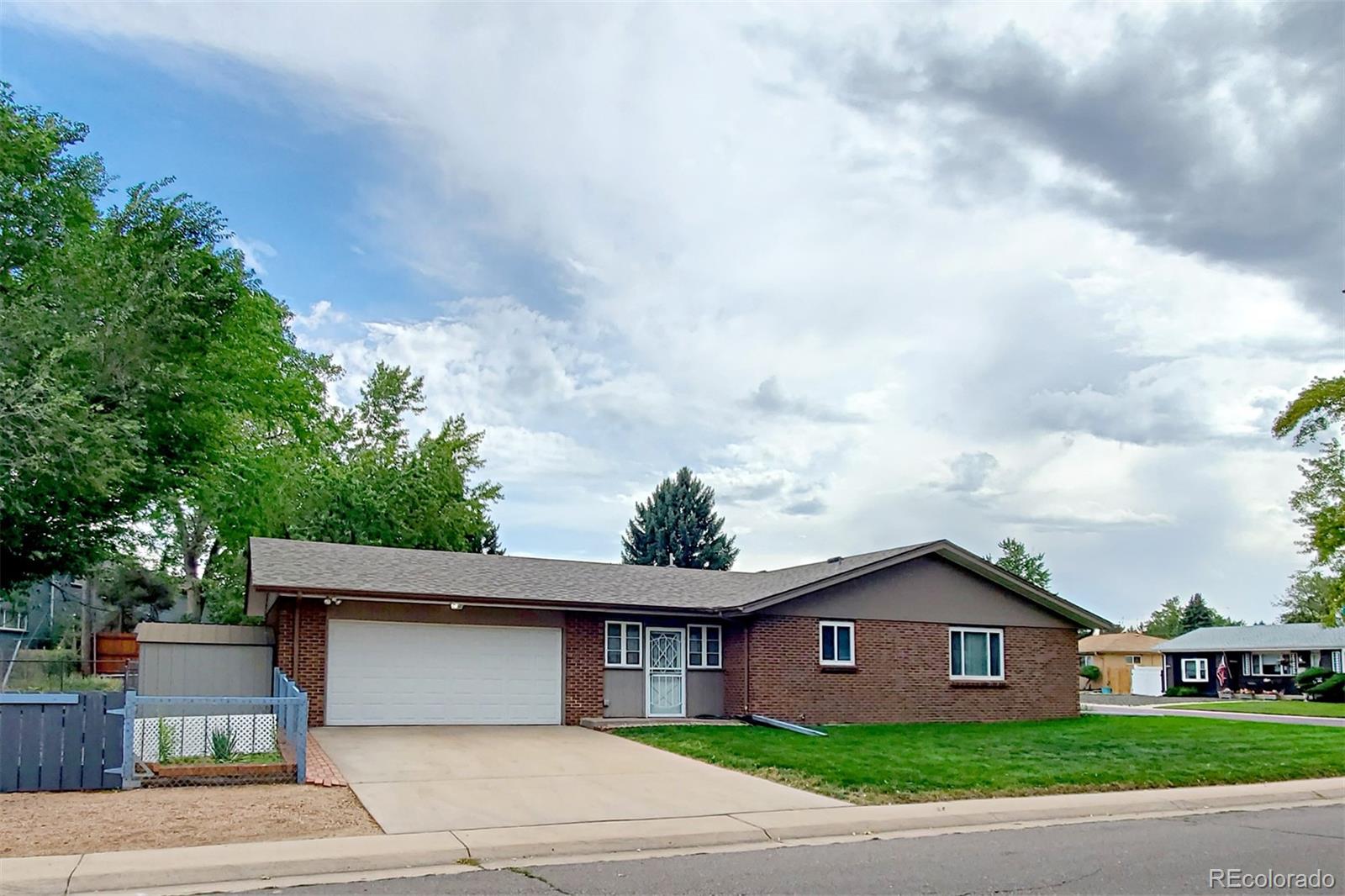 2124 S Fenton Street — photo