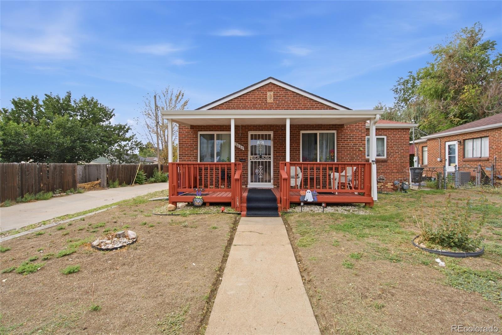 2020 W Scott Place — photo