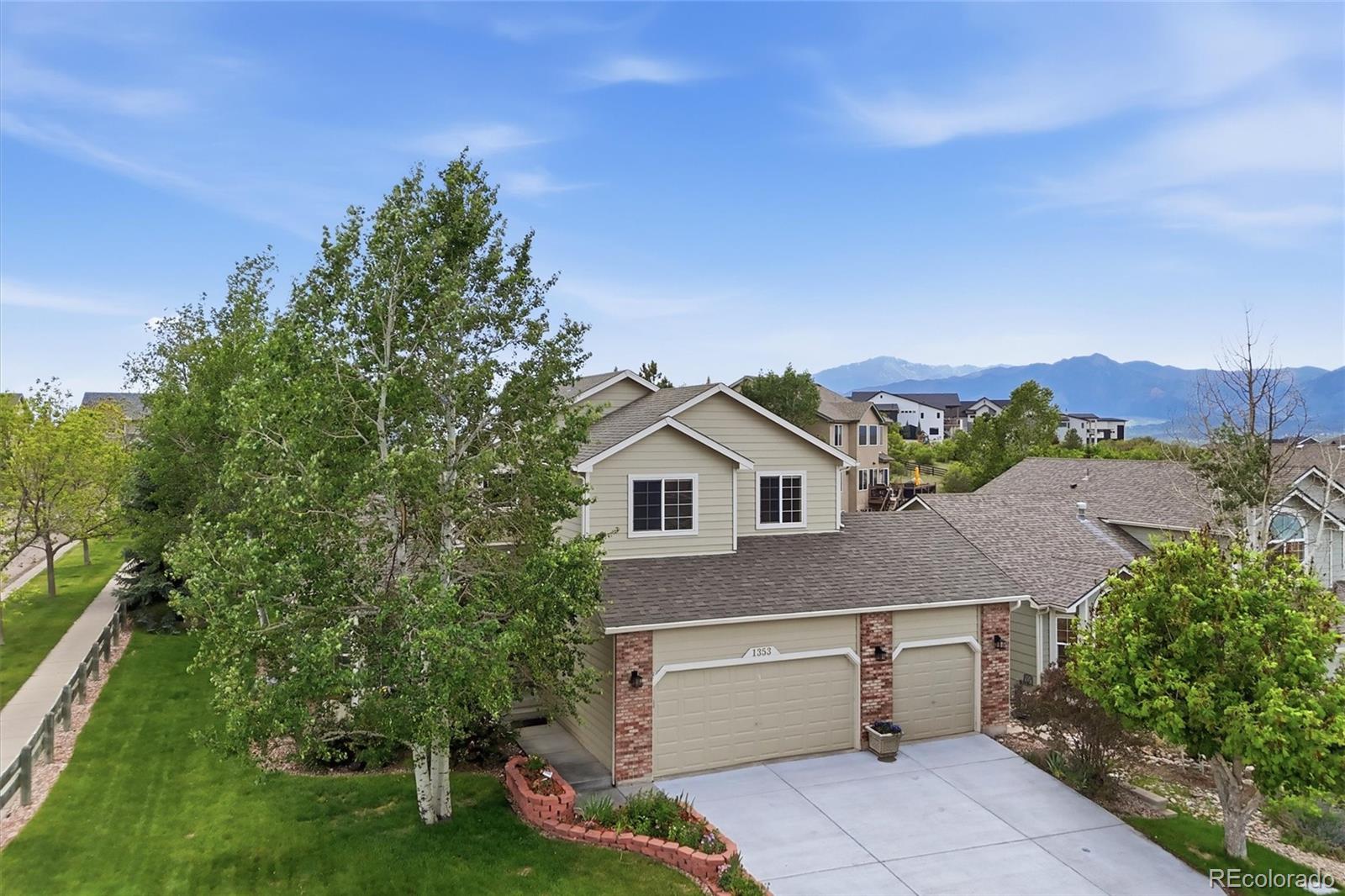 1353 Lookout Springs Drive — photo