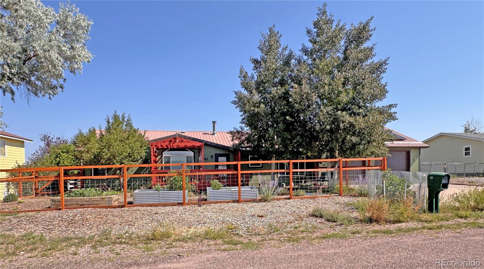 41 Granada Court — photo