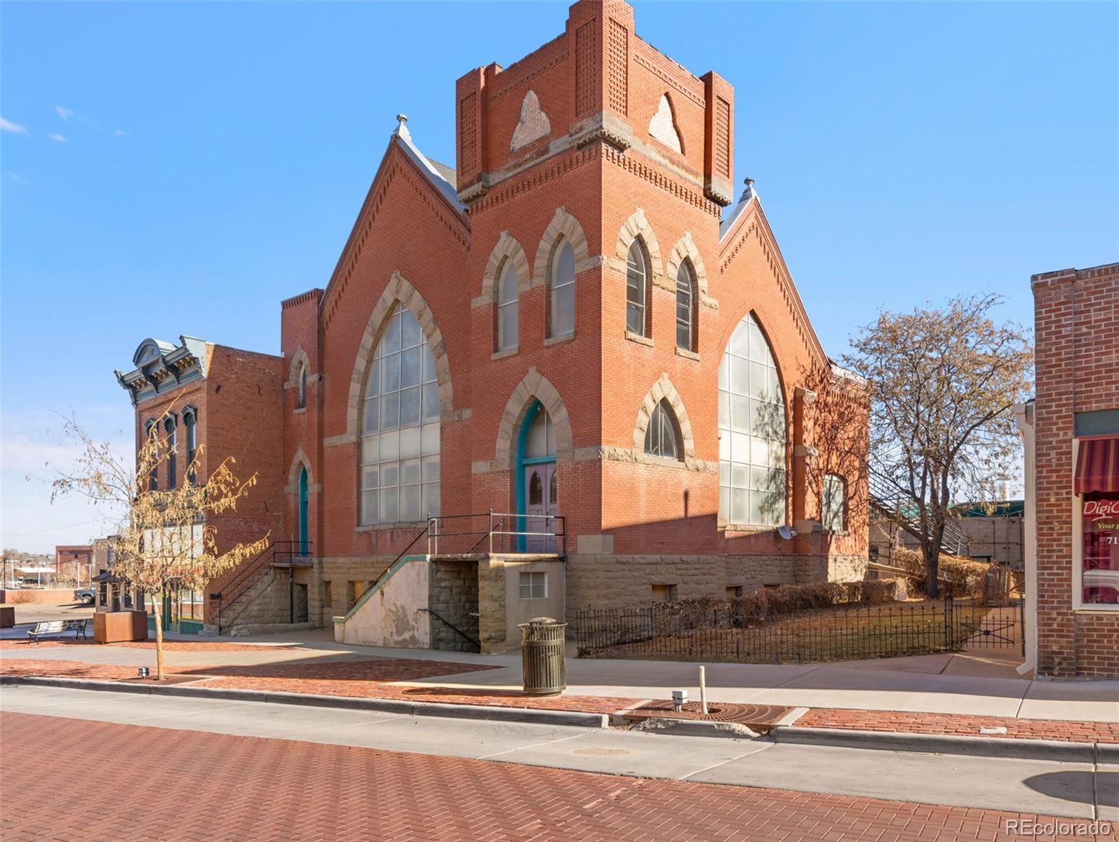 224 N Commercial Street — photo