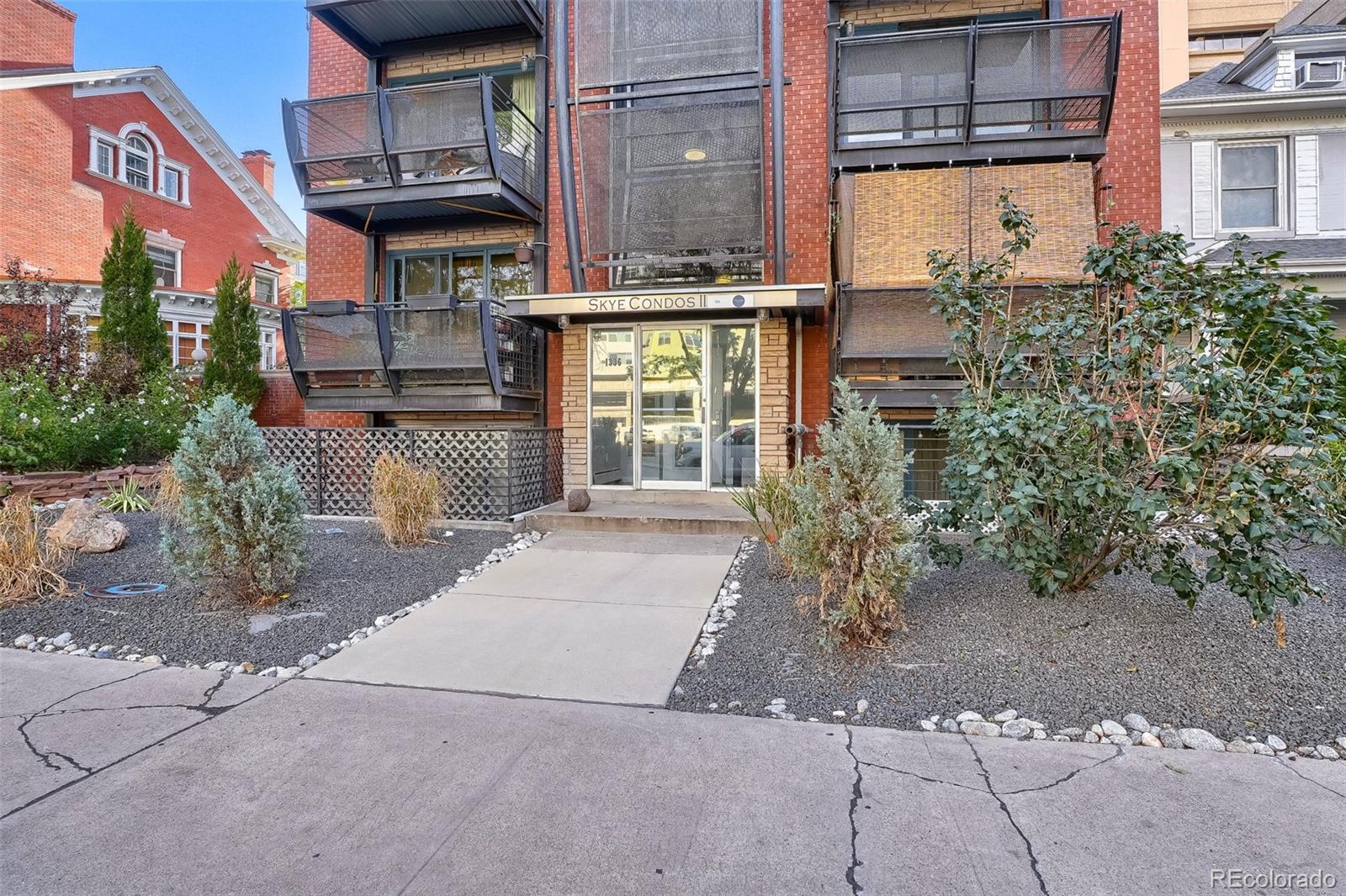 1336 N Logan Street 302 — photo