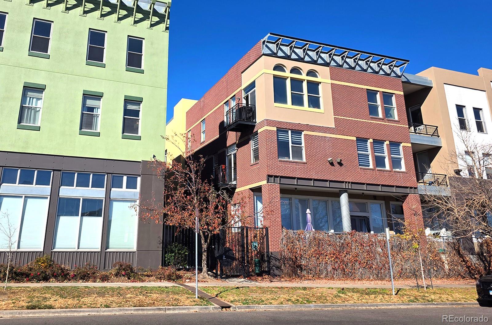 1521 Central Street 2D — photo