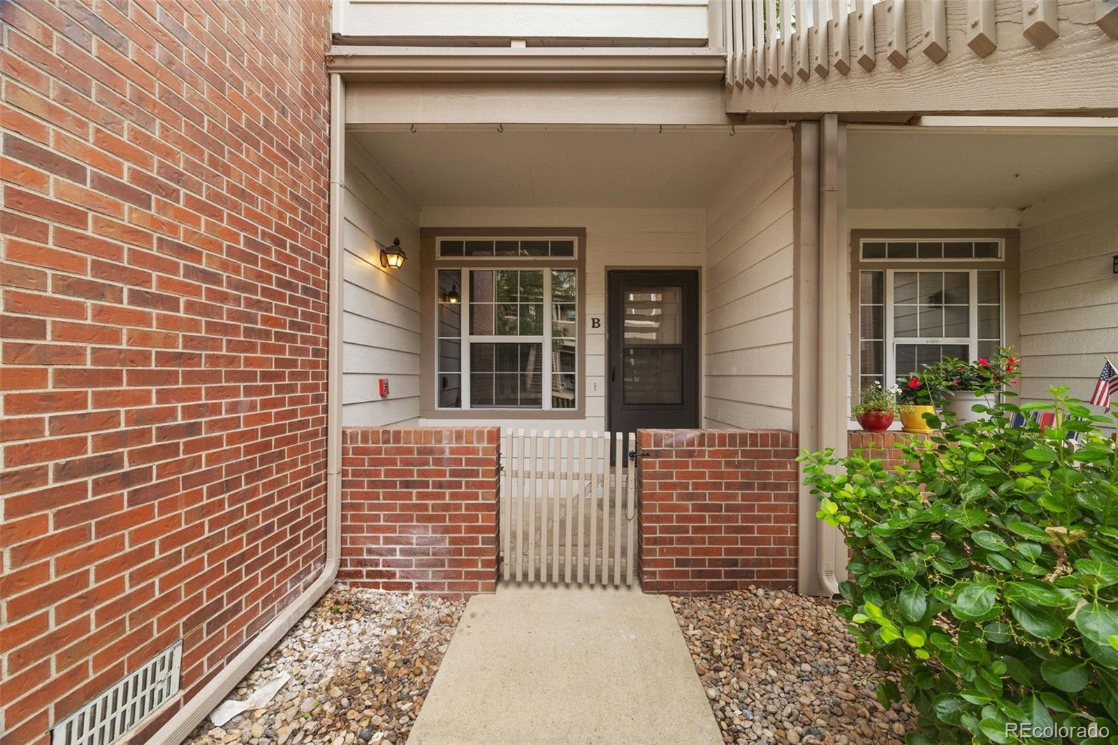 3010 W Prentice Avenue B — photo