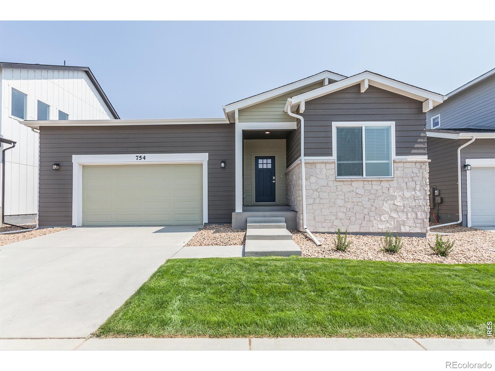 754 Trumpet Court — photo