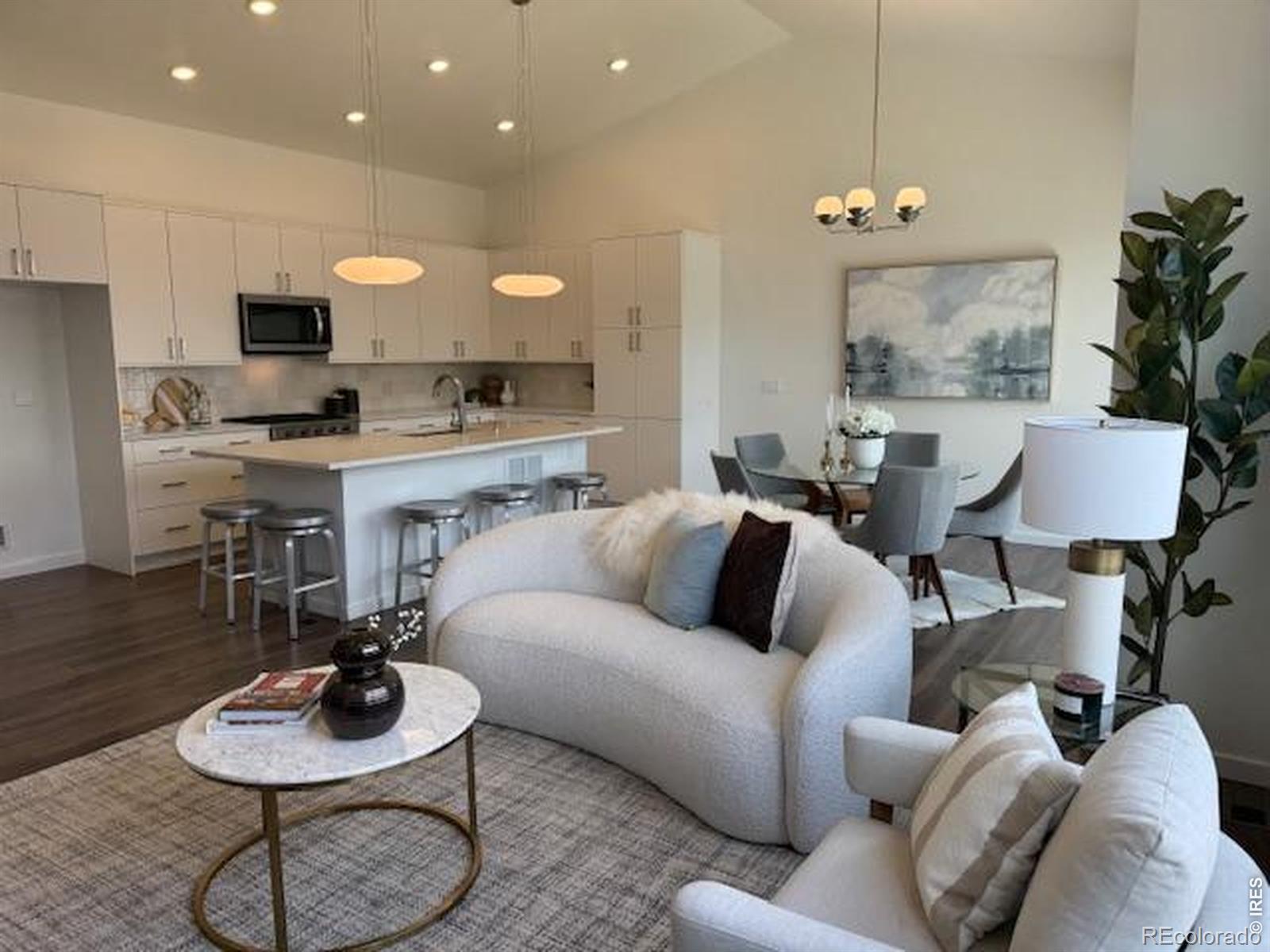 727 Kubat Lane B — photo