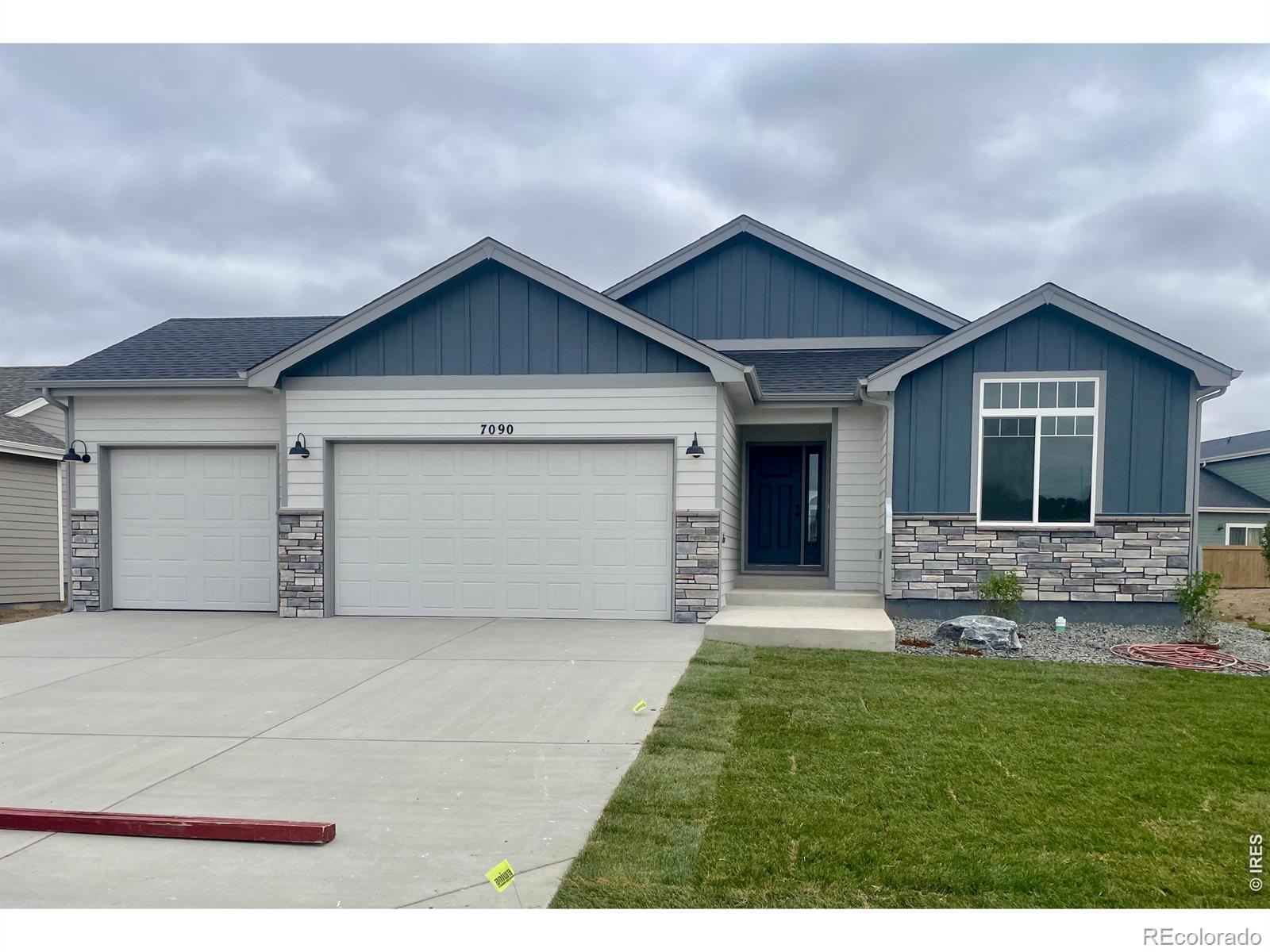 7090 Gateway Crossing Street — photo