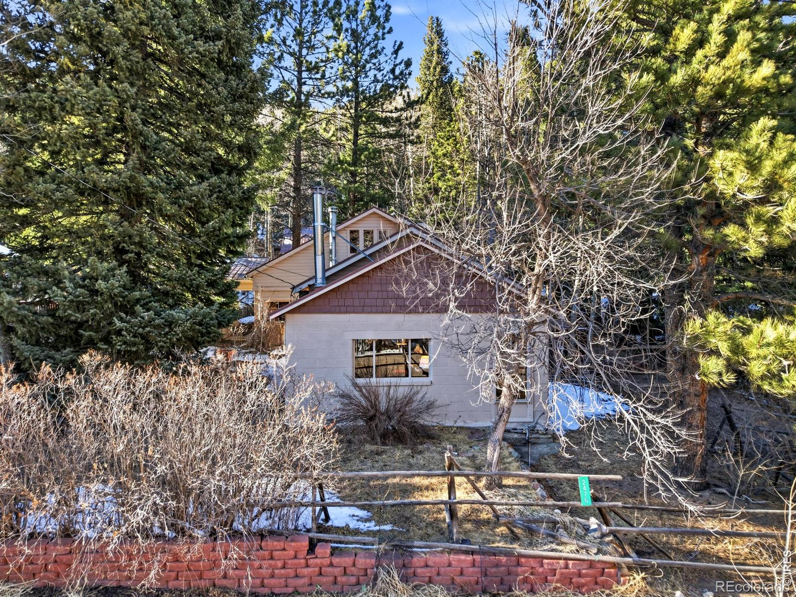 2476 Riverside Drive — photo