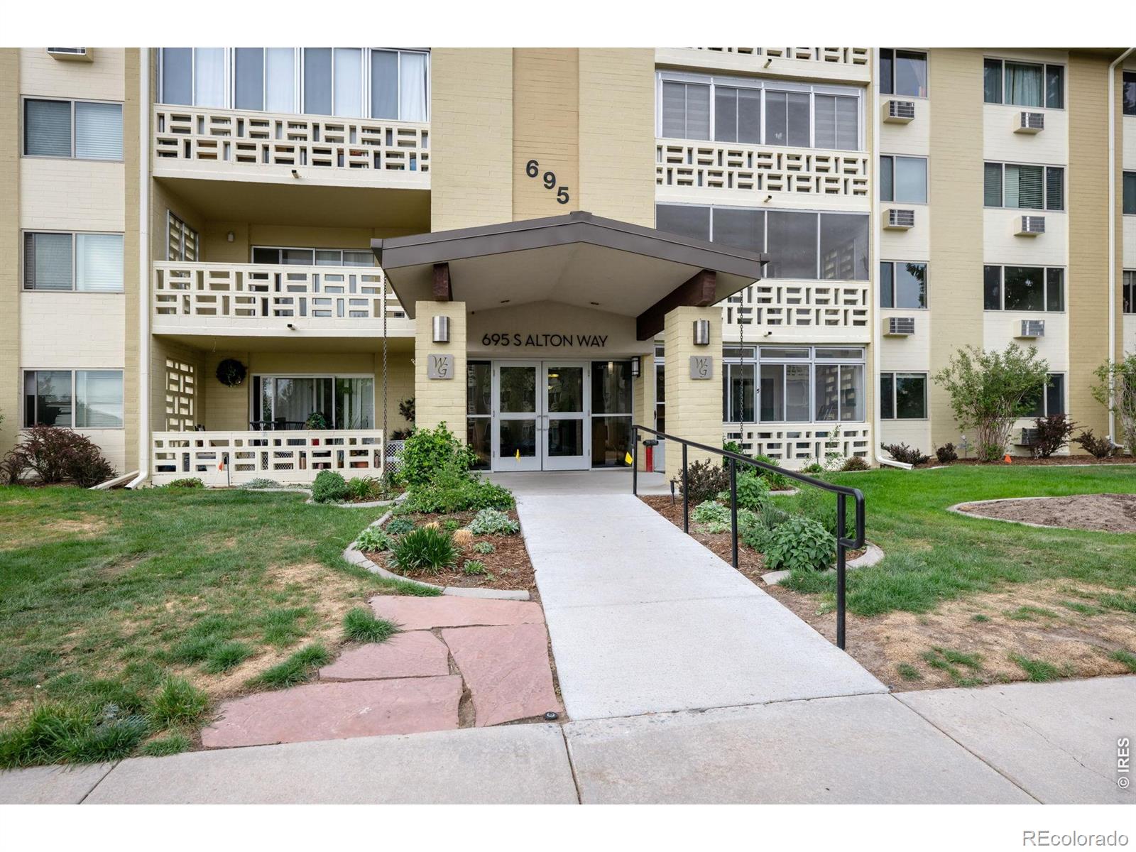 695 S Alton Way 6D — photo