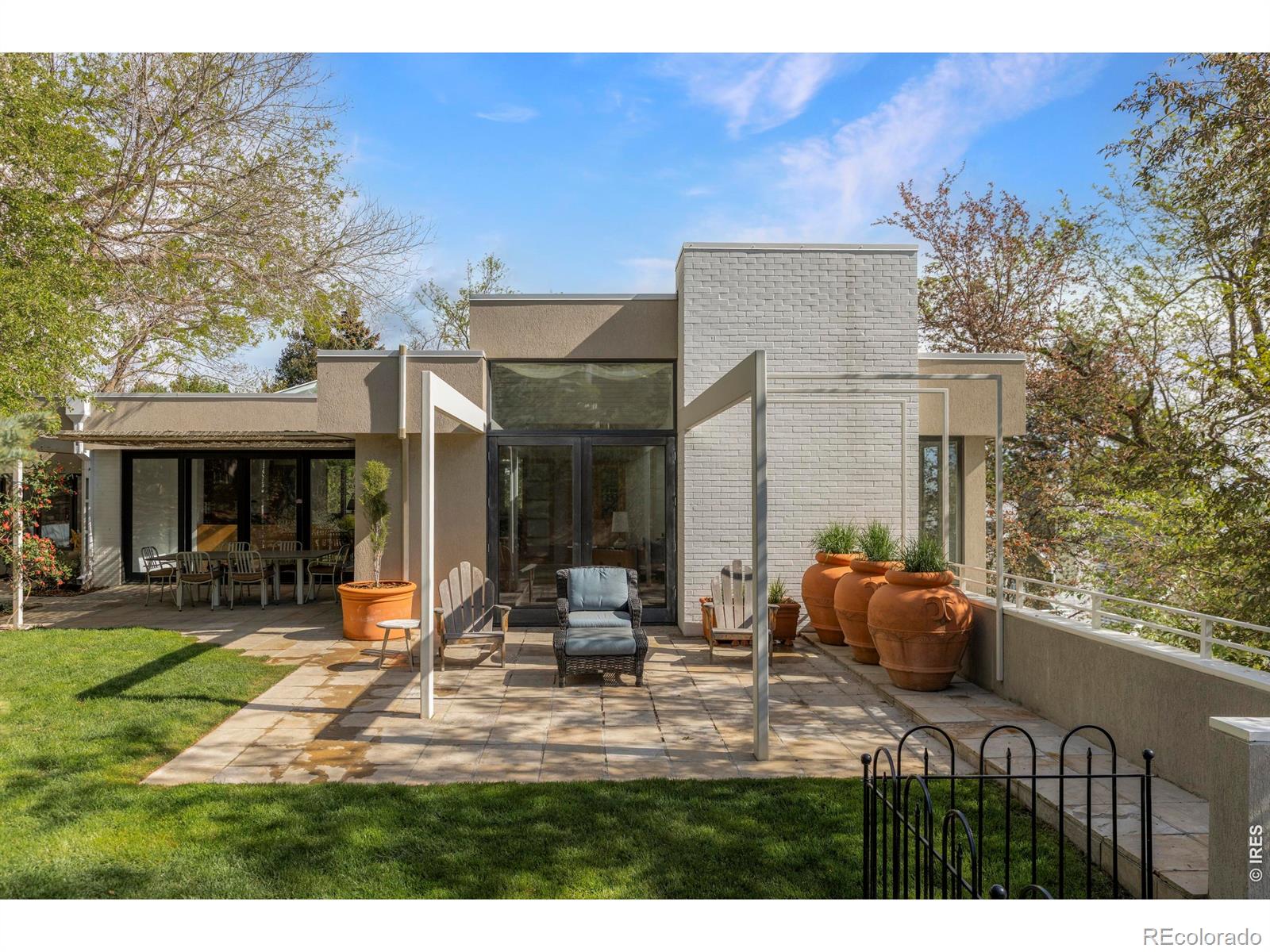 855 Circle Drive — photo