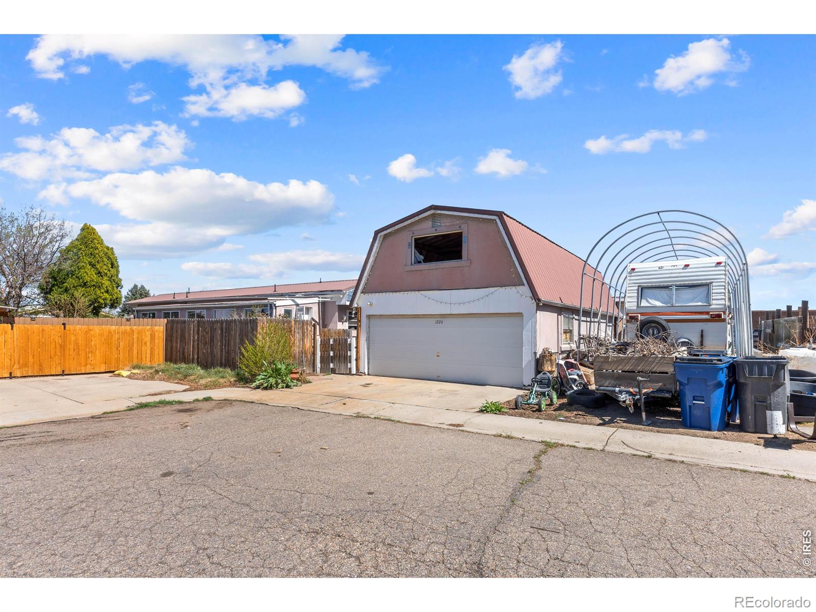 1220 Mackay Court — photo
