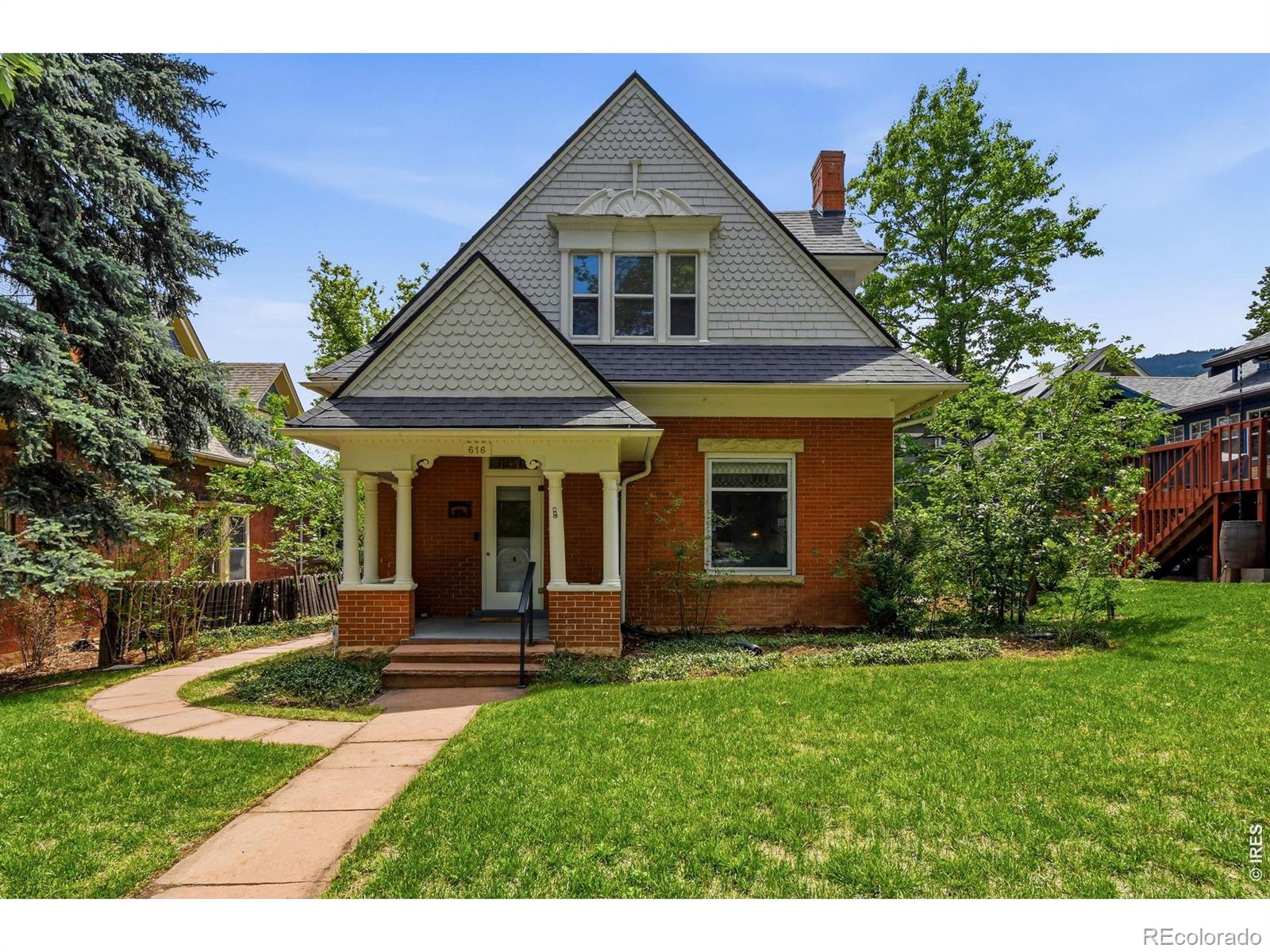 616 Pine Street — photo