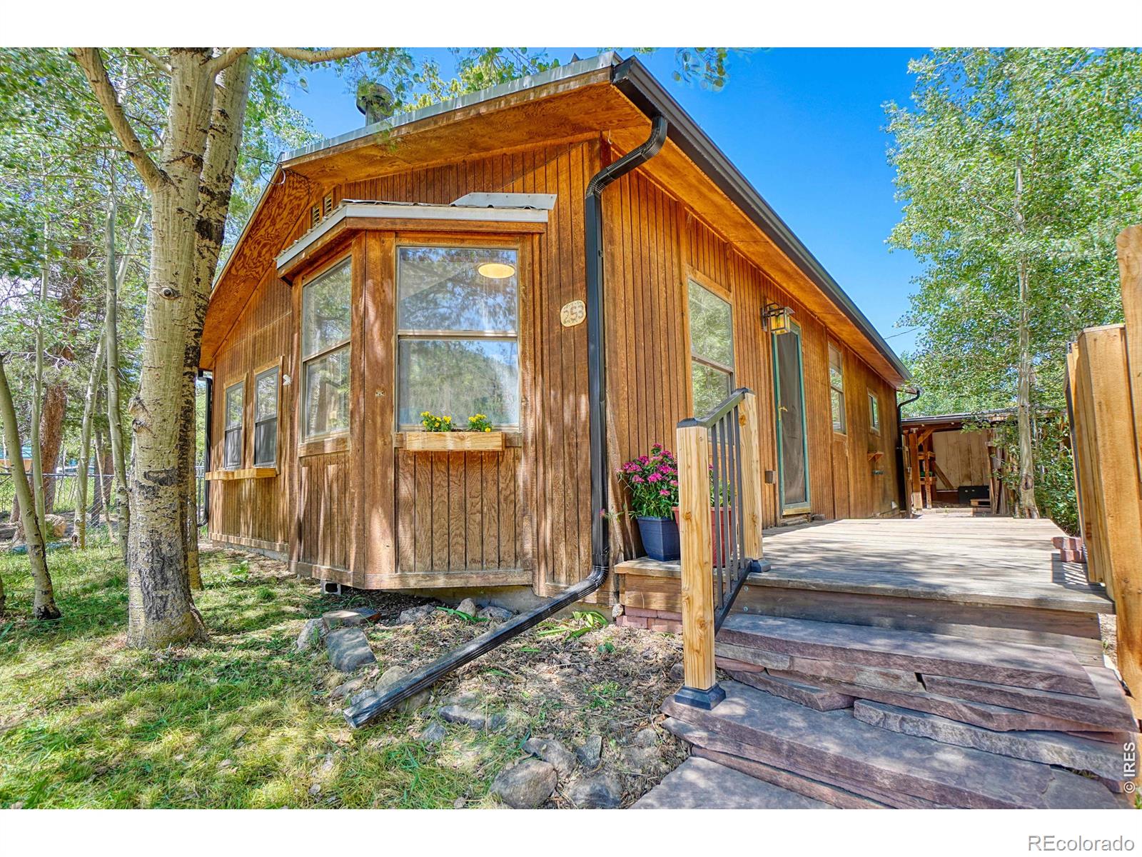 253 W Breed Street — photo
