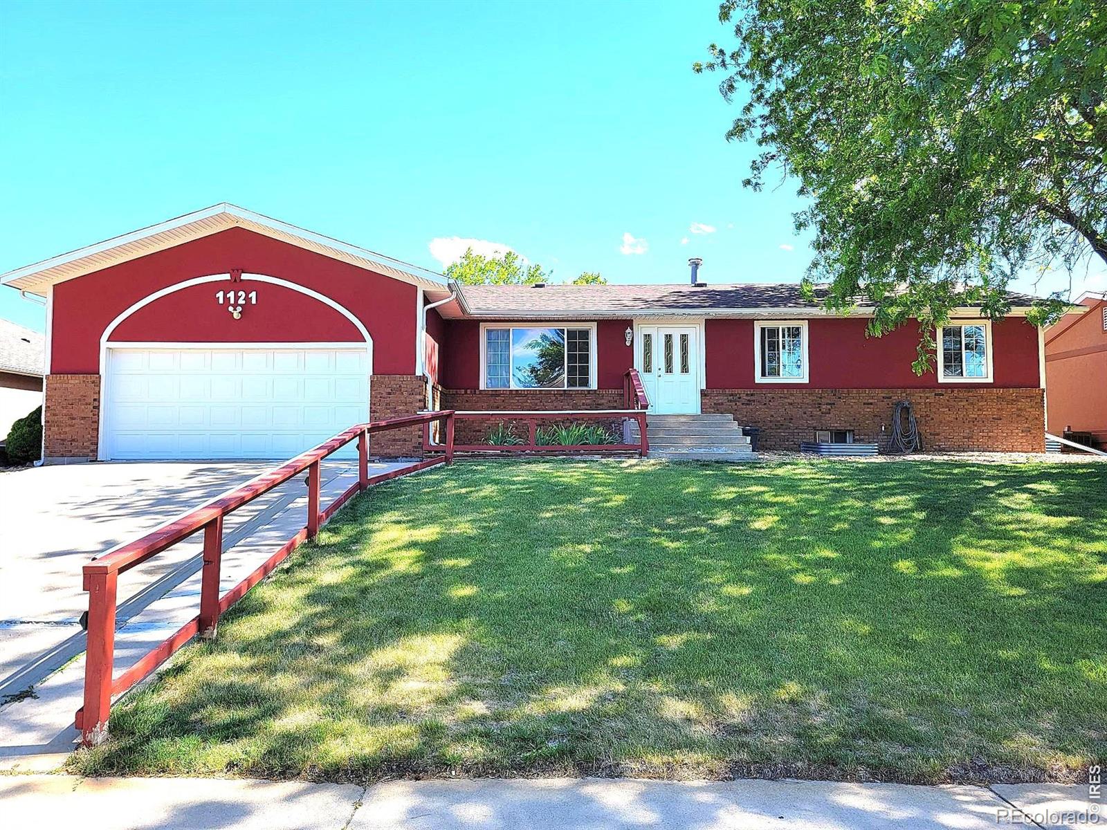 1121 Fairhurst Street — photo