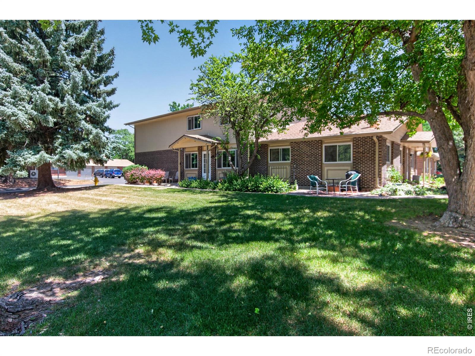 1024 Oxford Lane 17B — photo
