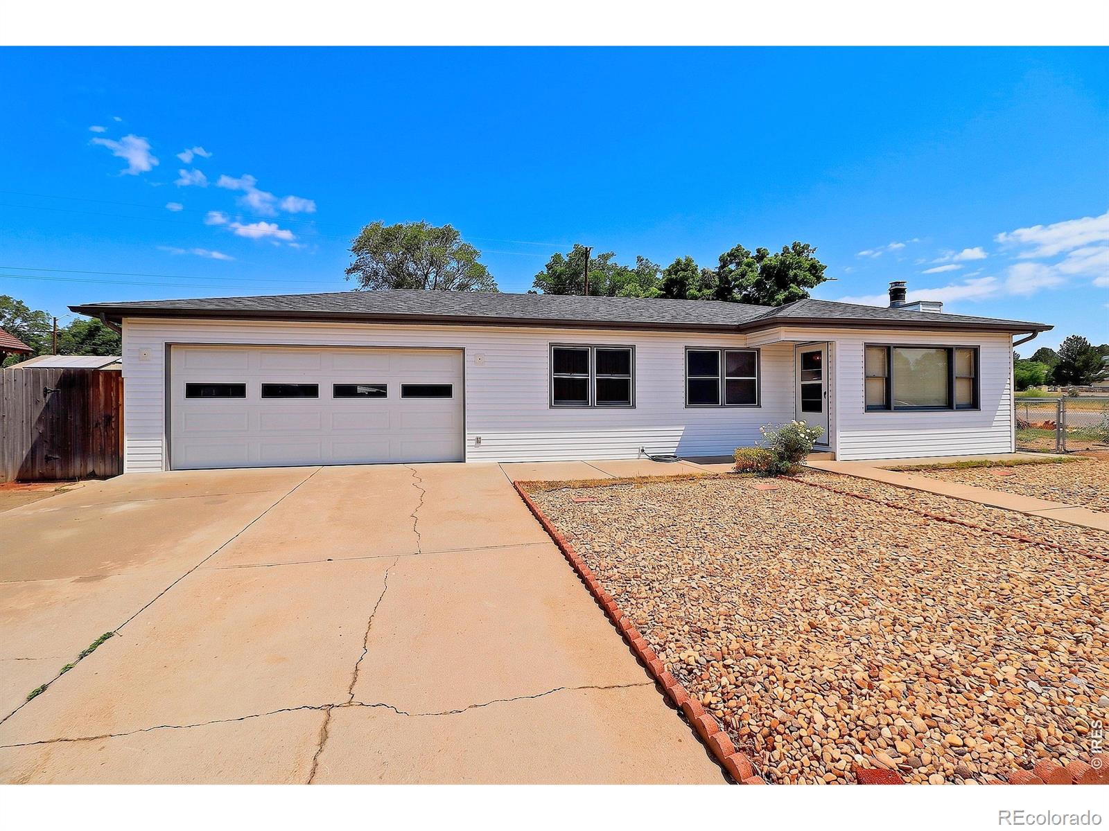 3001 Sunset Drive — photo