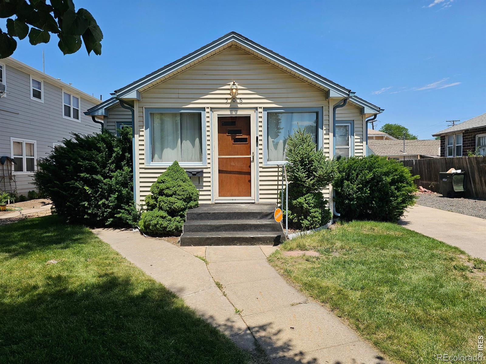 506 Oak Street — photo