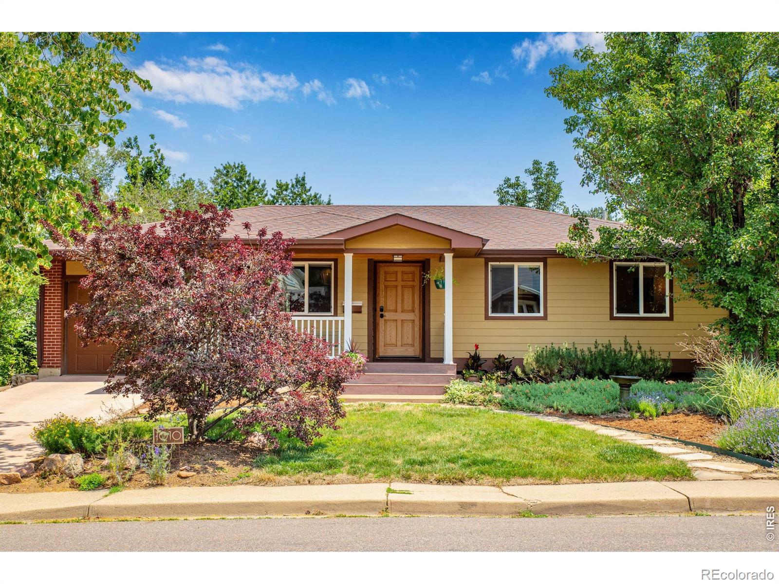 1010 Hartford Drive — photo