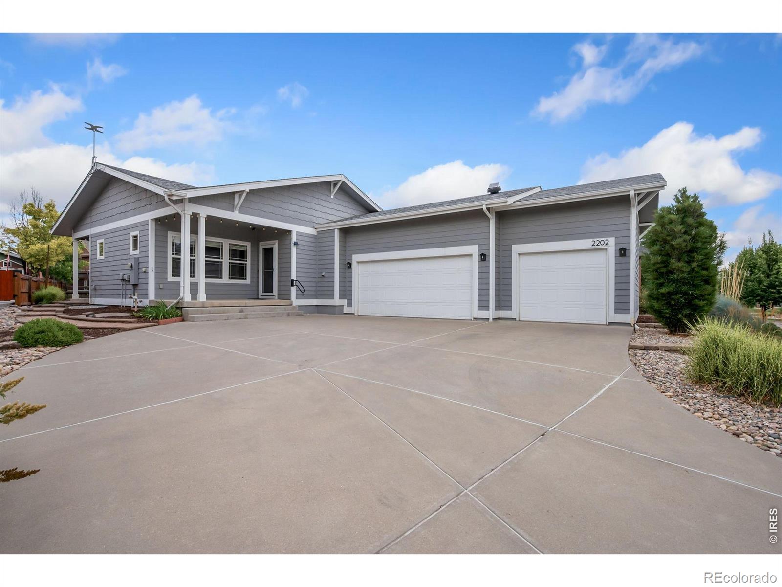 2202 Cocklebur Lane — photo