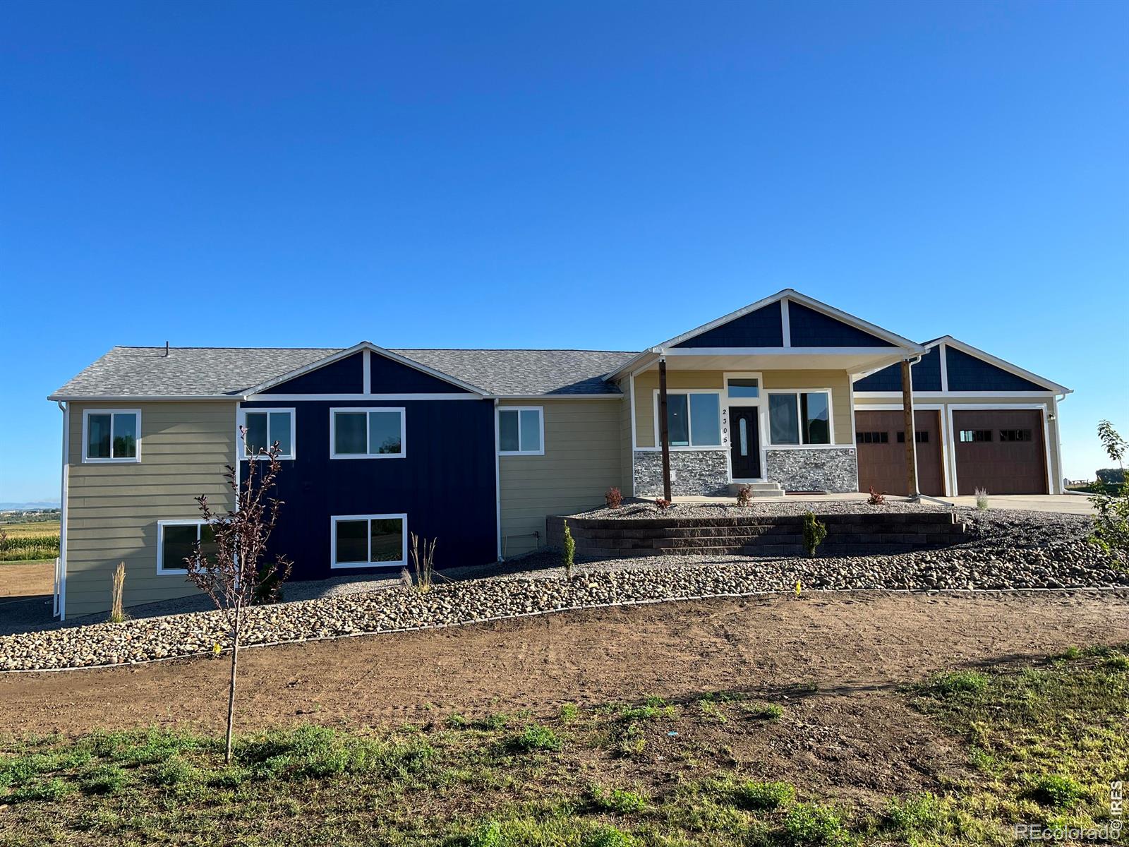 2305 Apple Street — photo