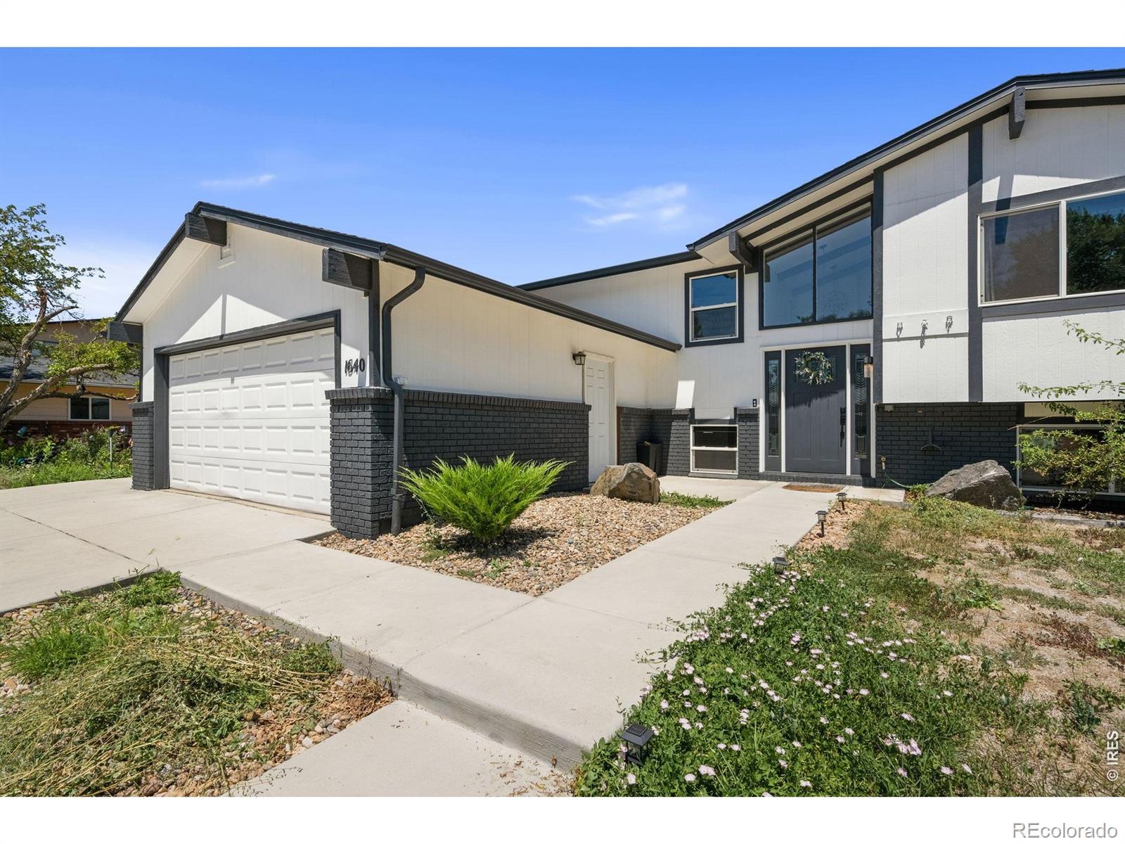 1640 Amherst Drive — photo