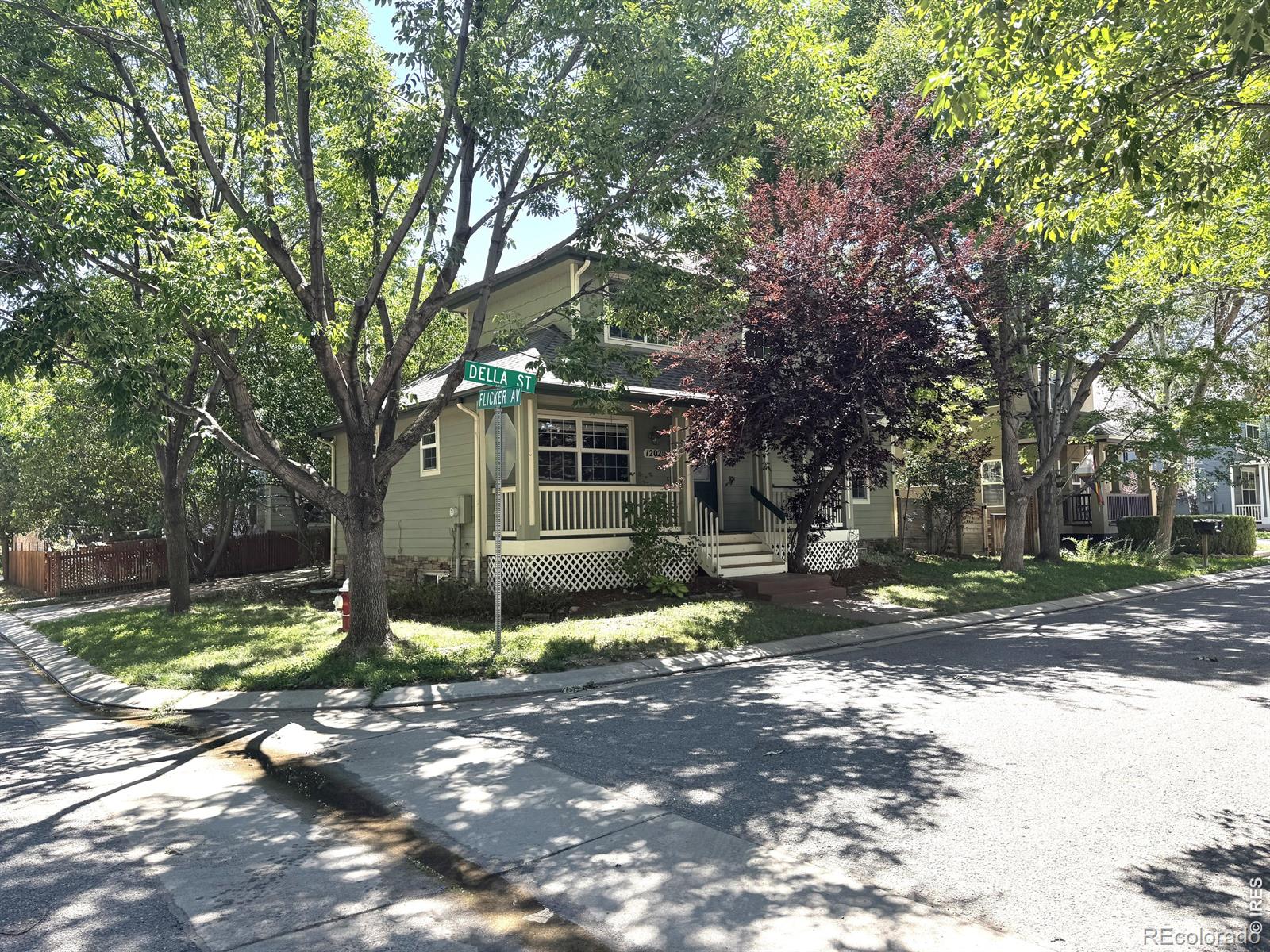 1202 Della Street — photo