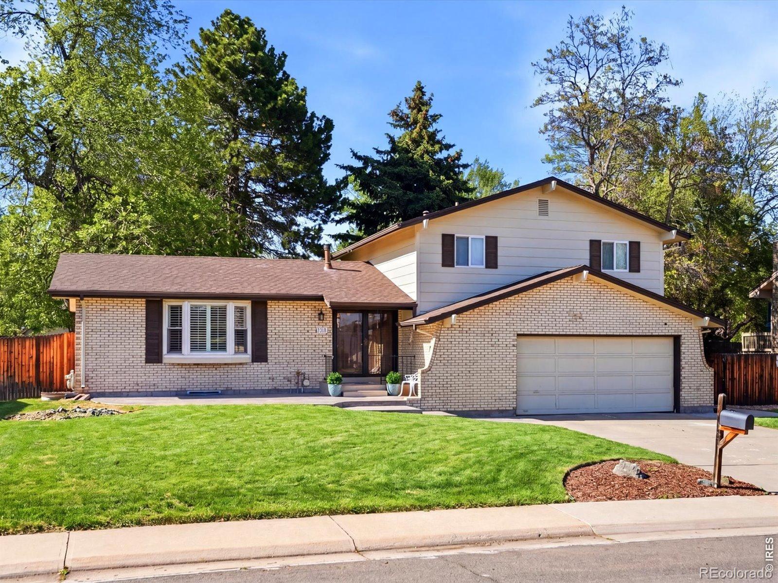 8923 W Warren Drive — photo