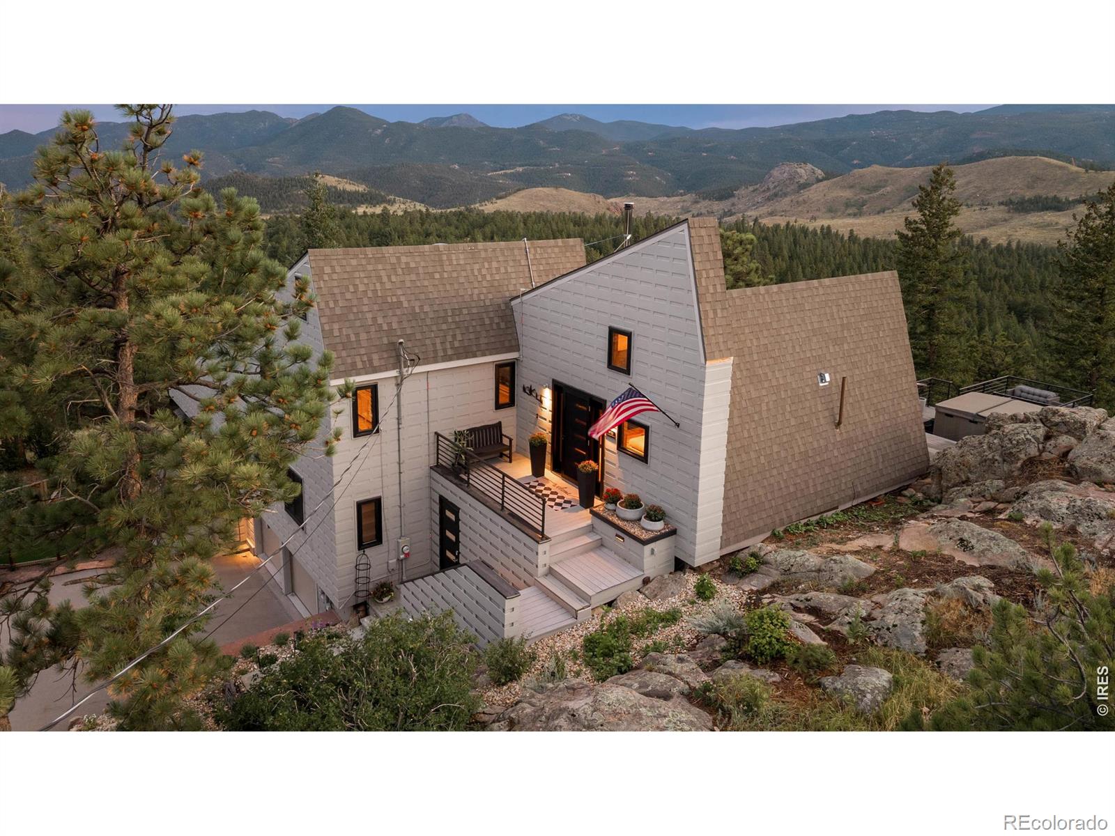 6722 Flagstaff Road — photo