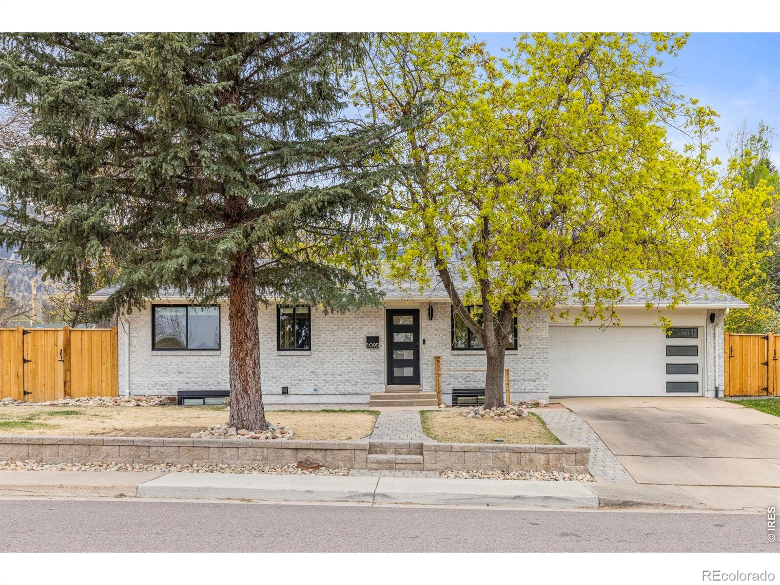 1095 Edinboro Drive — photo