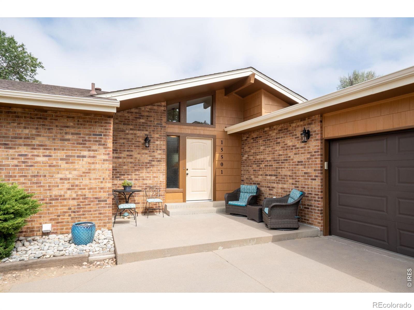 15501 Hilltop Drive — photo