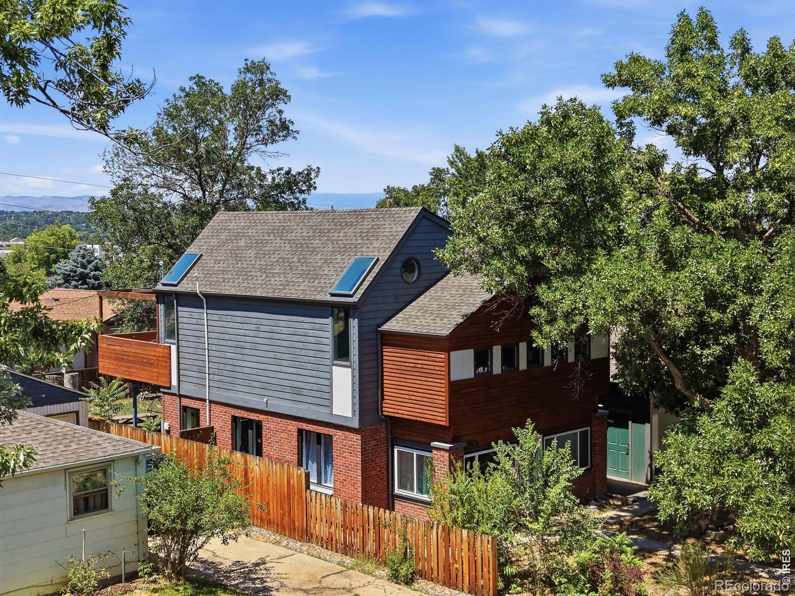 5325 S Crocker Street — photo