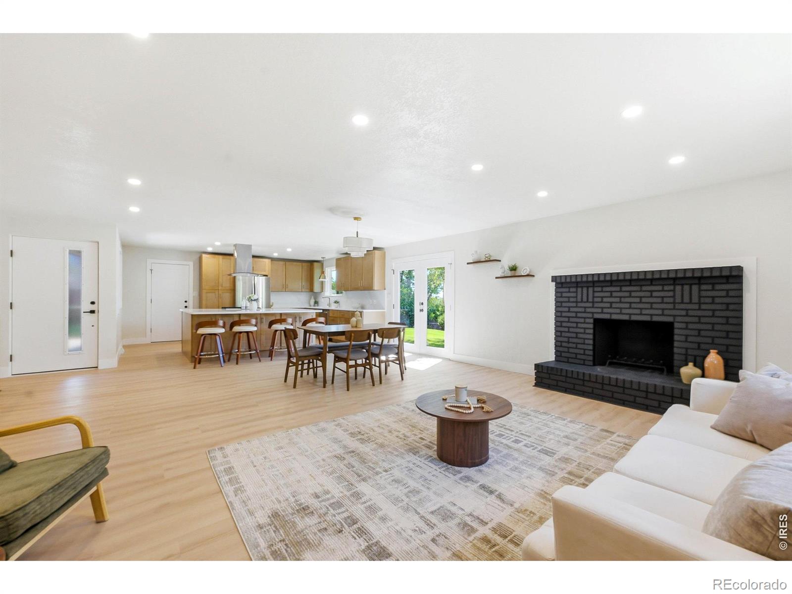 2126 S Yarrow Street — photo