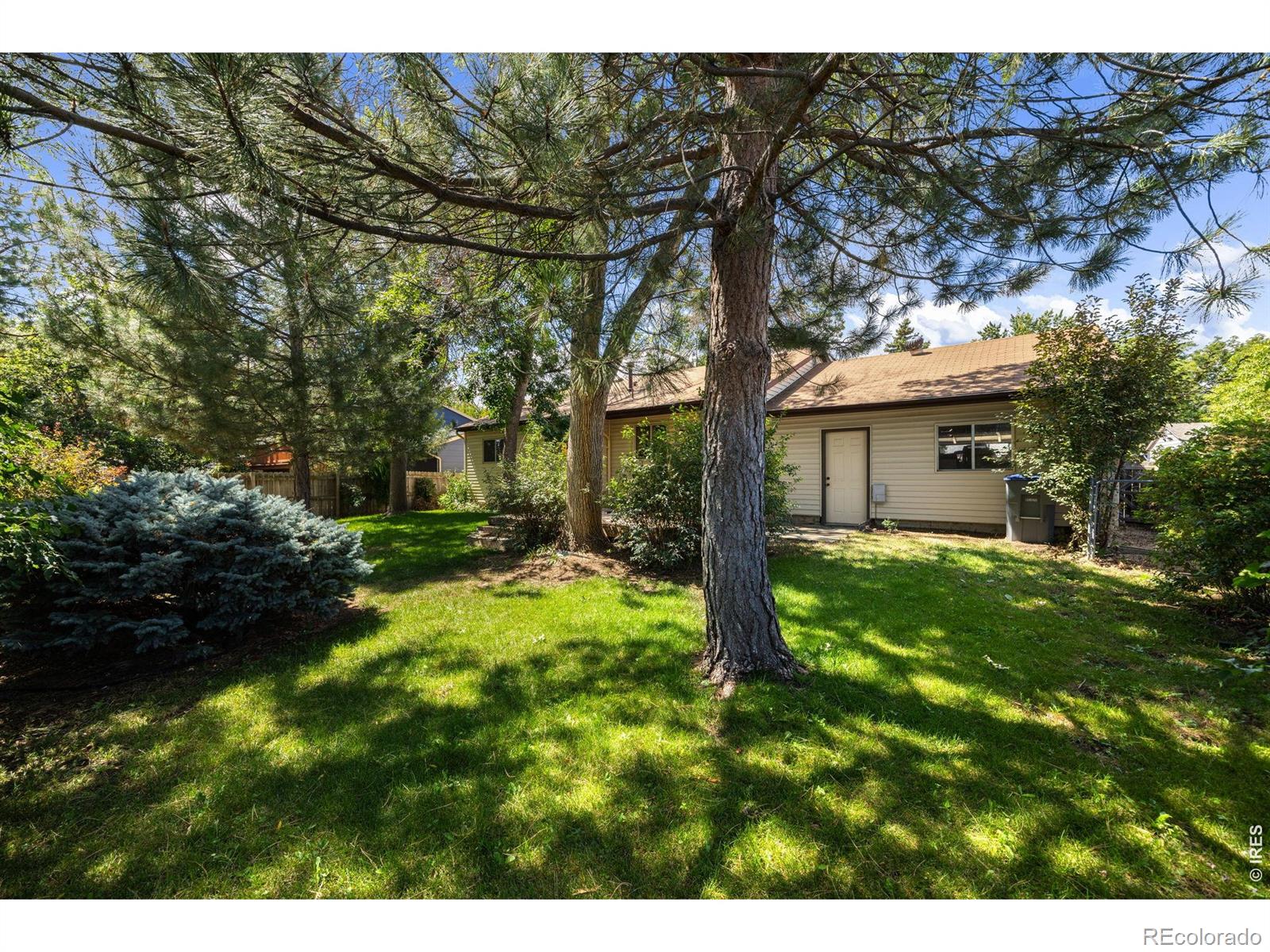 2314 Bowen Street — photo
