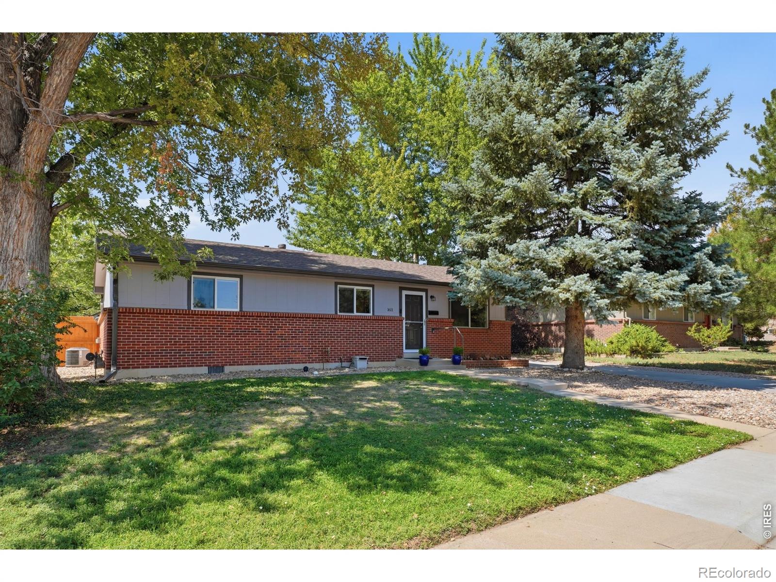1611 Sunset Drive — photo