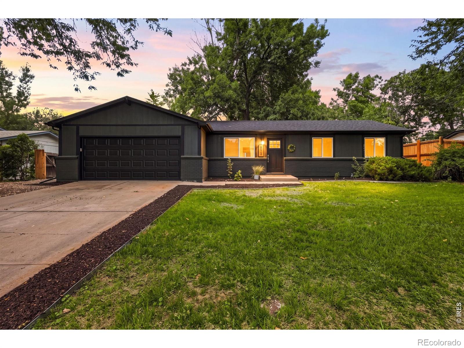 812 E Swallow Road — photo
