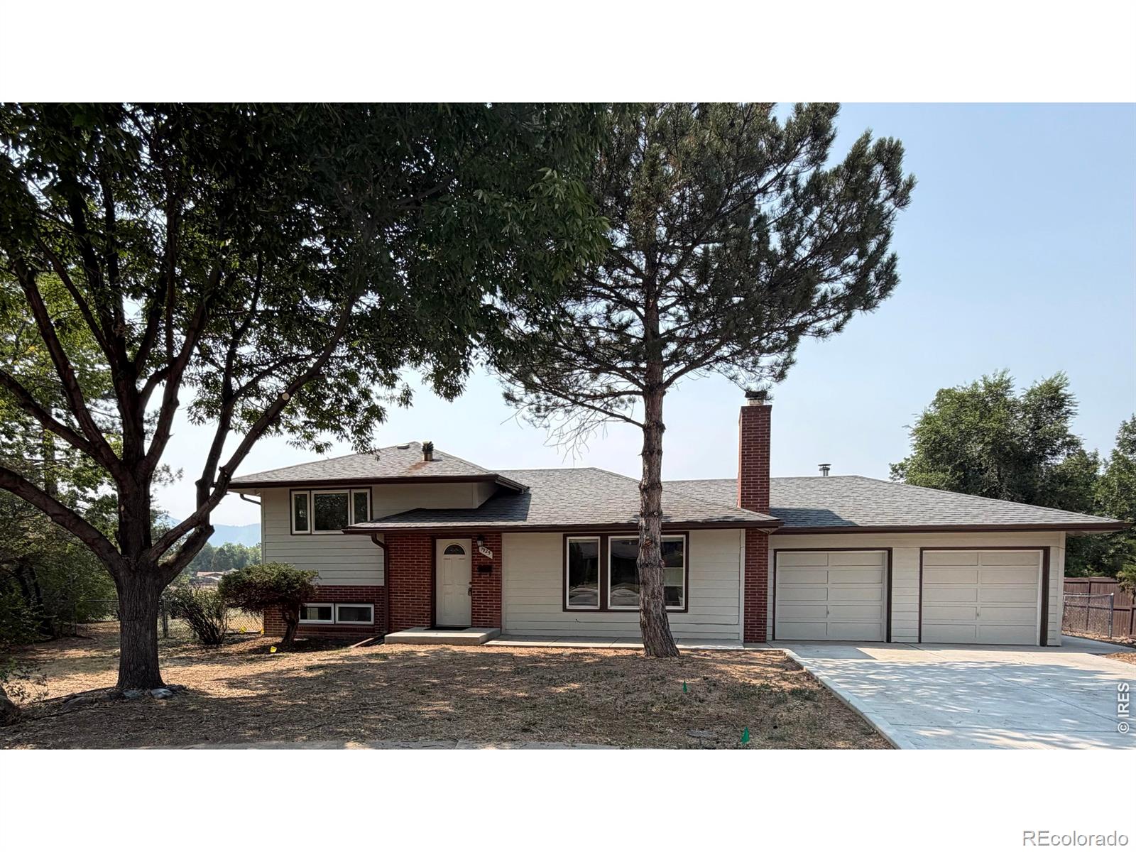 1925 S Crestmore Court — photo