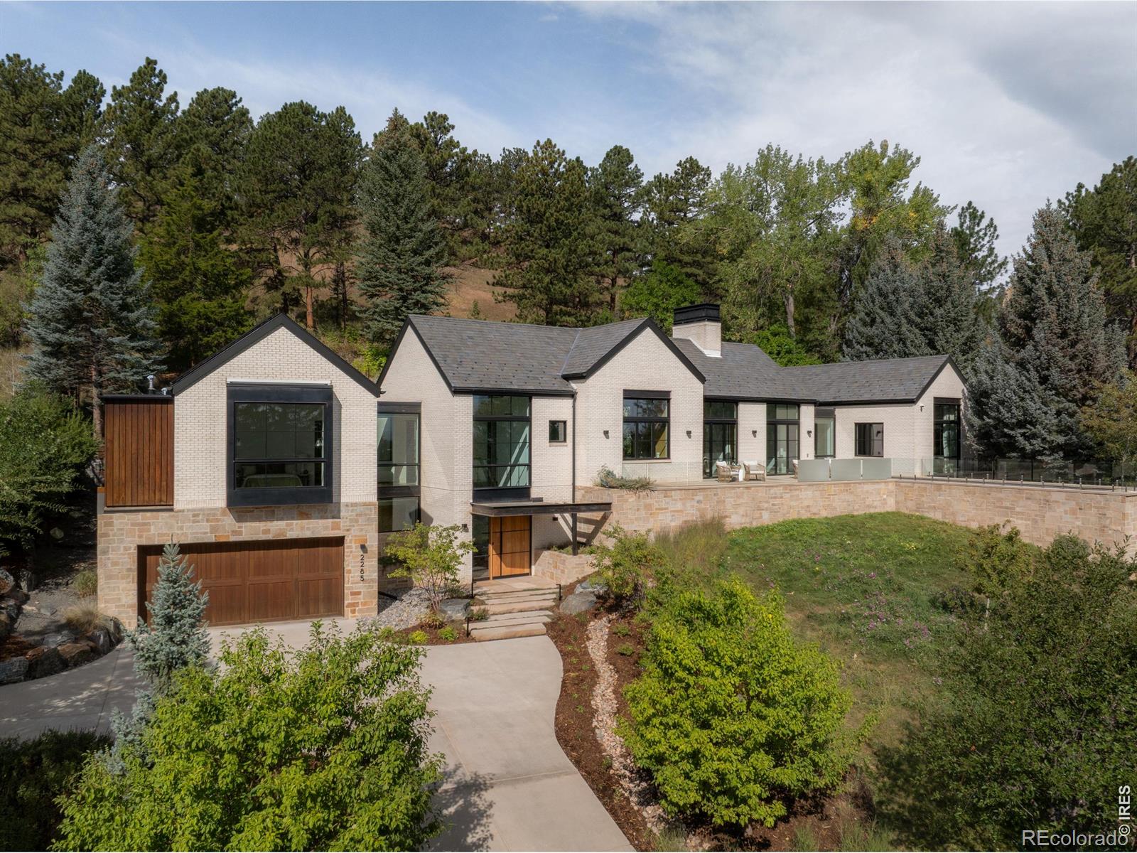 2285 Knollwood Drive — photo