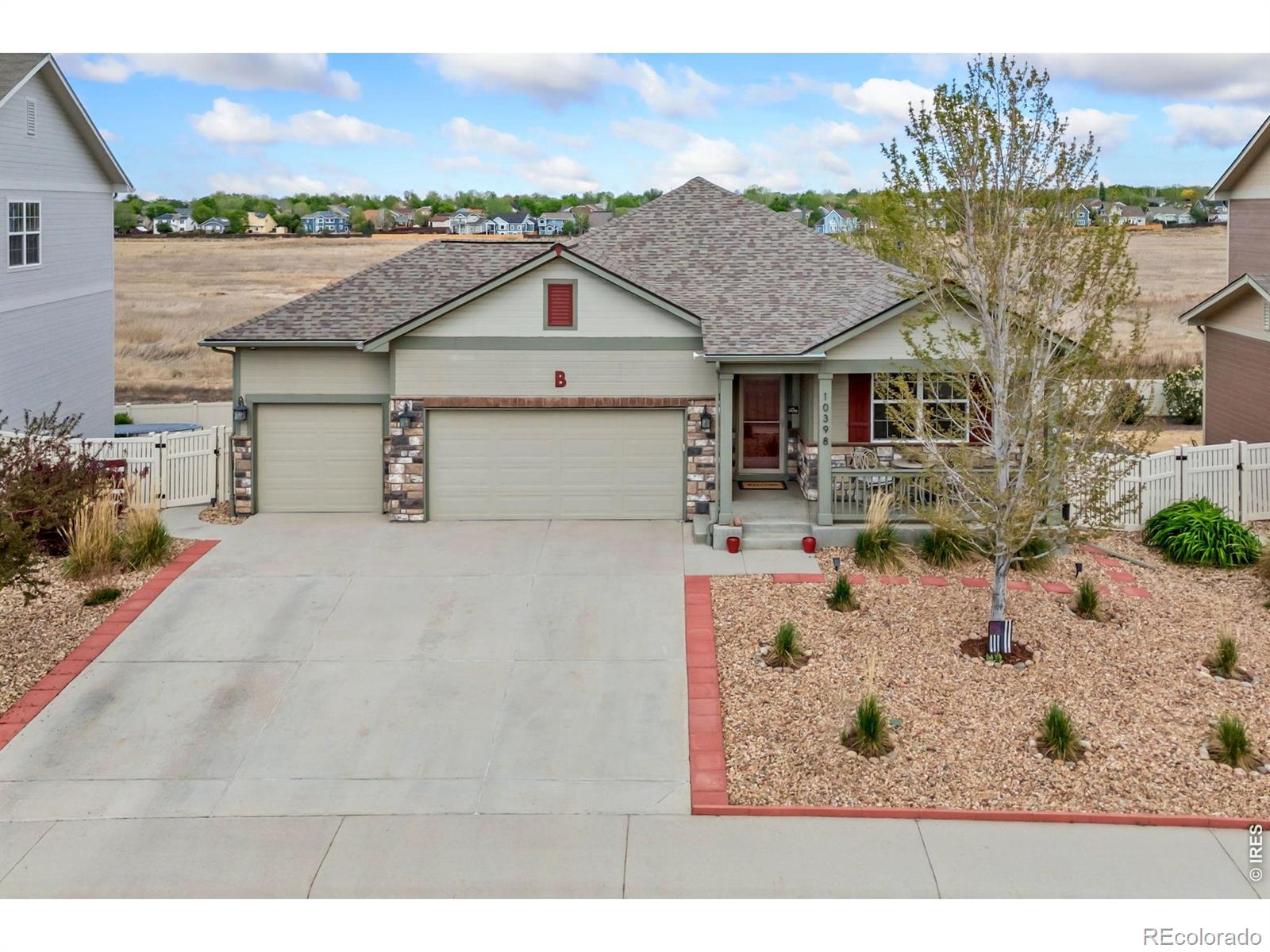 10398 Stagecoach Avenue — photo