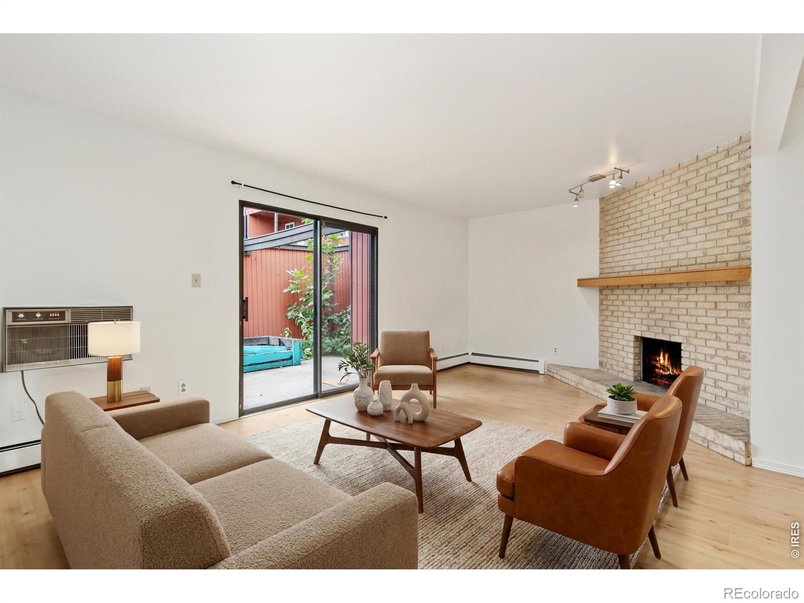 1625 W Elizabeth Street I-1 — photo