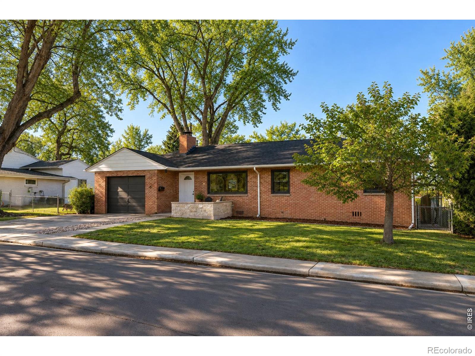 6 Sunset Circle — photo