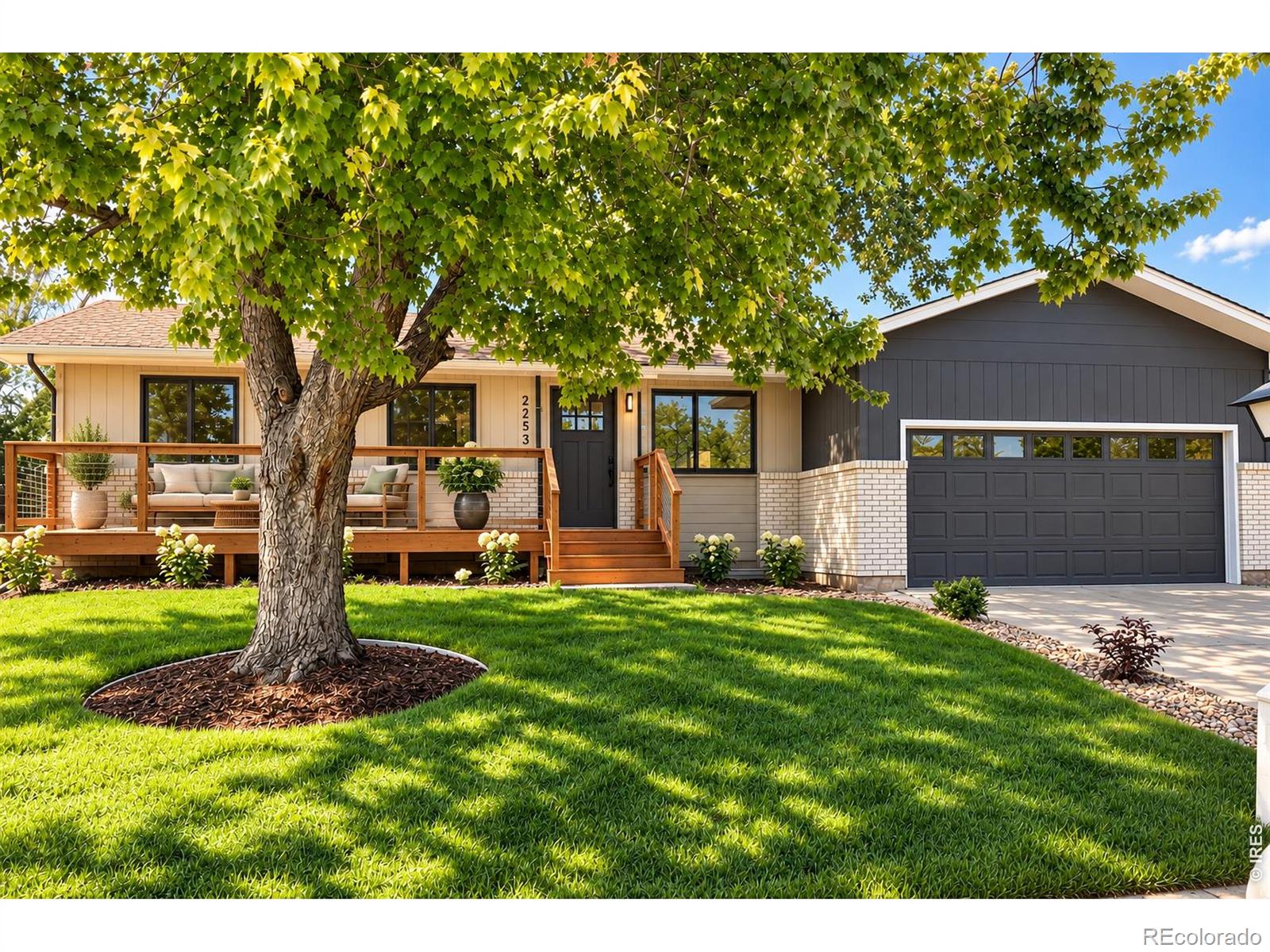 2253 Smith Drive — photo