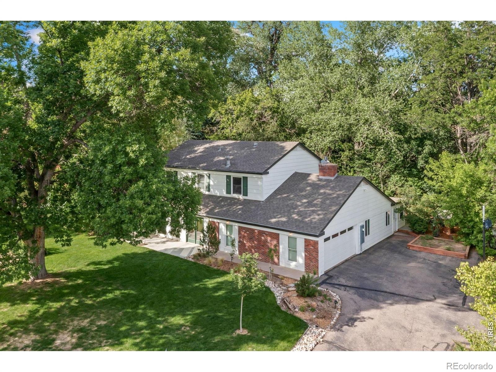 1120 Lindenwood Drive — photo