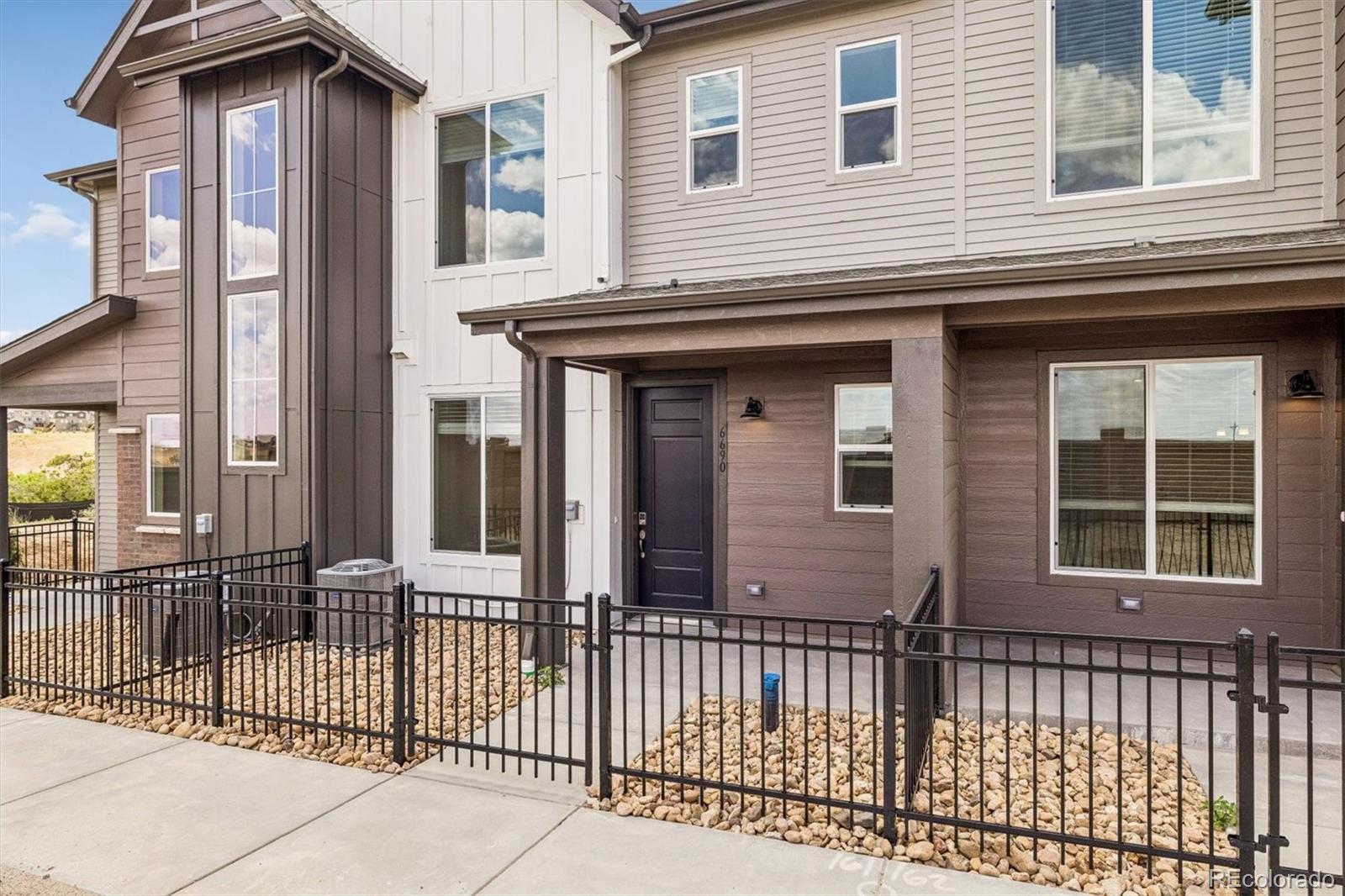 6690 Merseyside Lane — photo