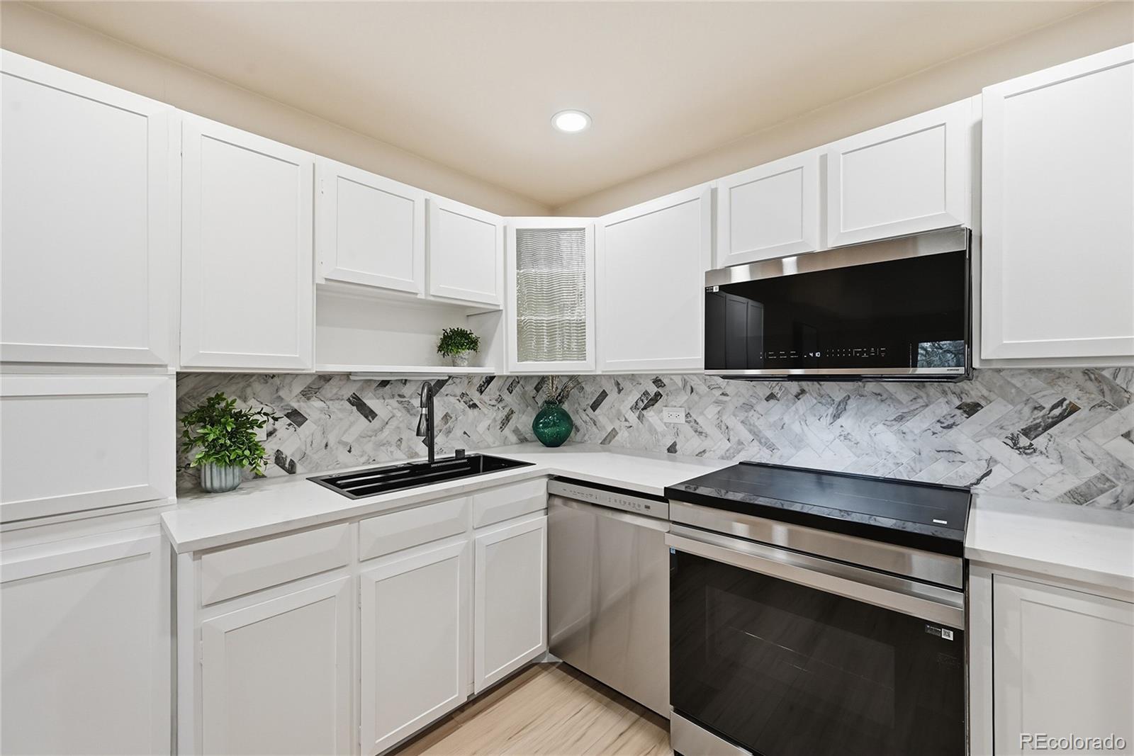 705 S Alton Way 4C — photo