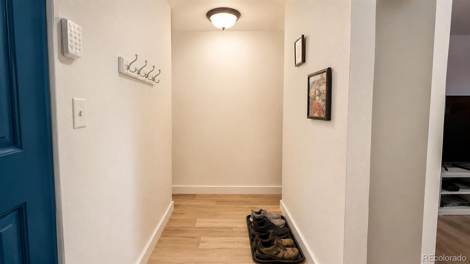 2325 S Linden Court 300 — photo