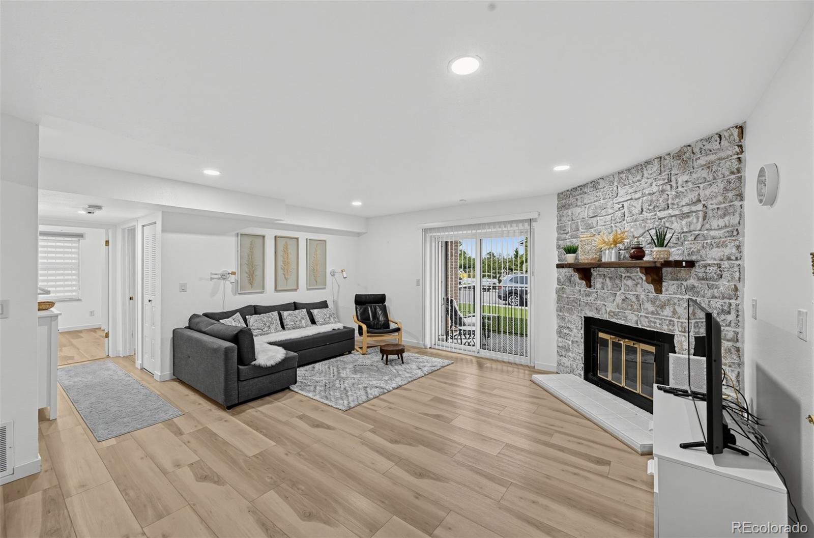 1543 Main Street Unit 4 — photo