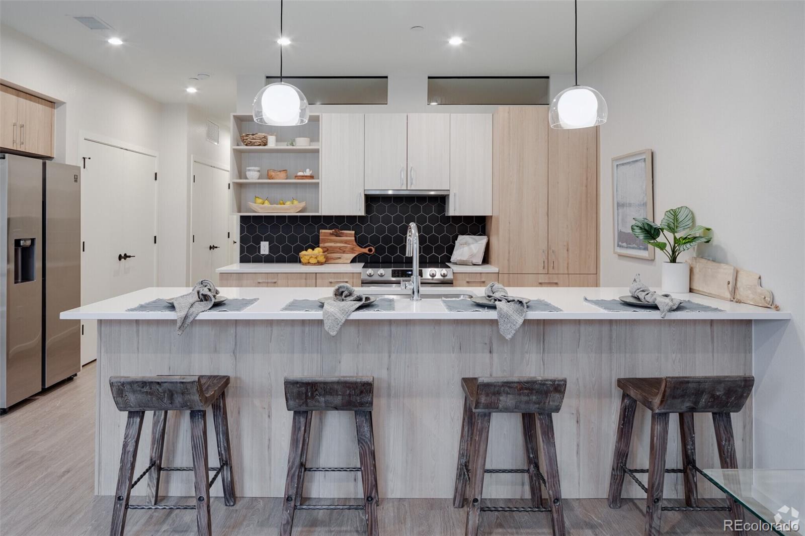 2049 S Columbine — photo