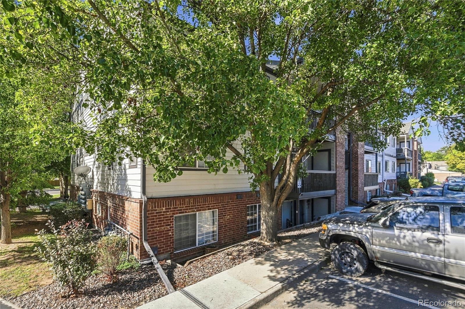6310 Oak Street 308 — photo